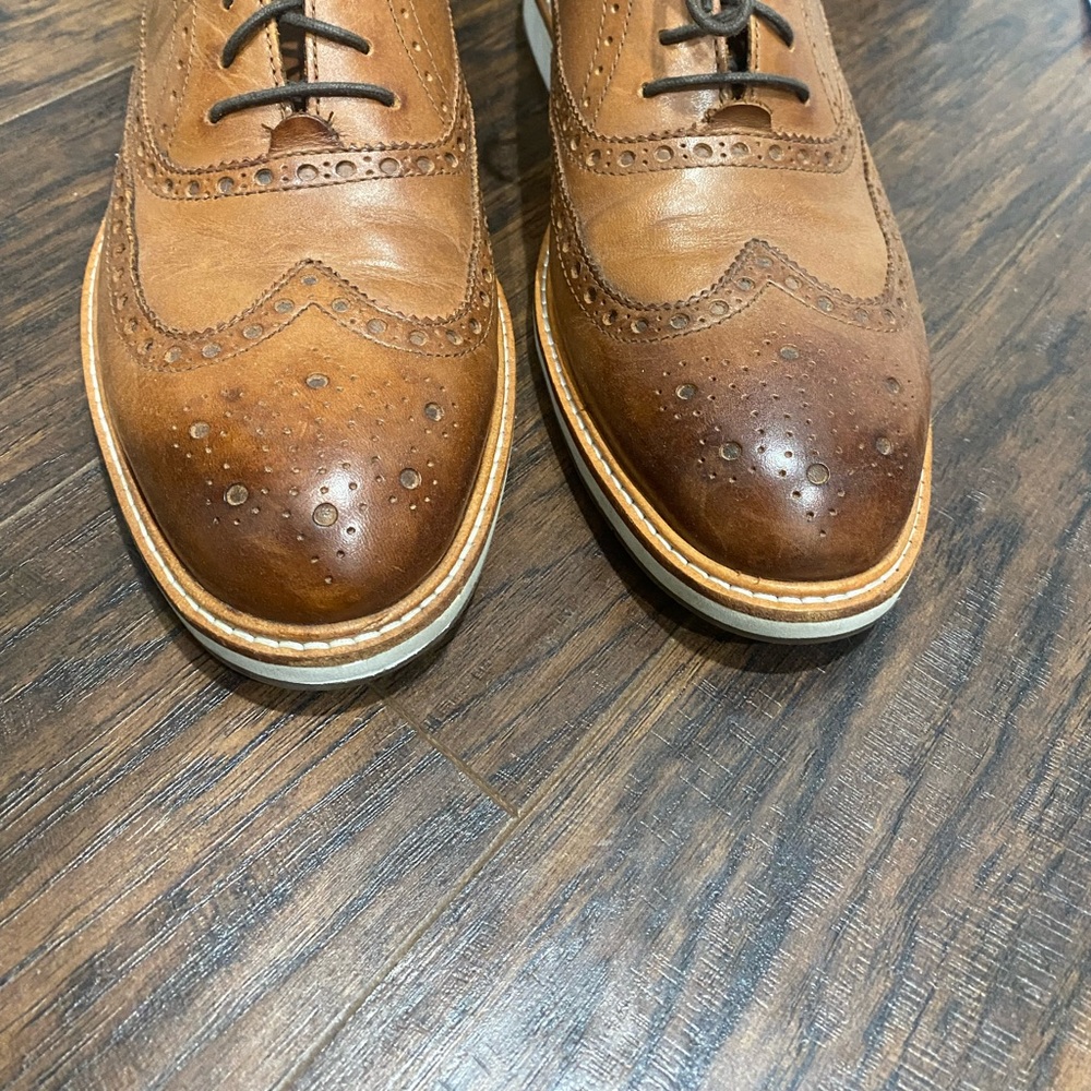 9.5 size. In good condition. Only selling because I have to many shoes
